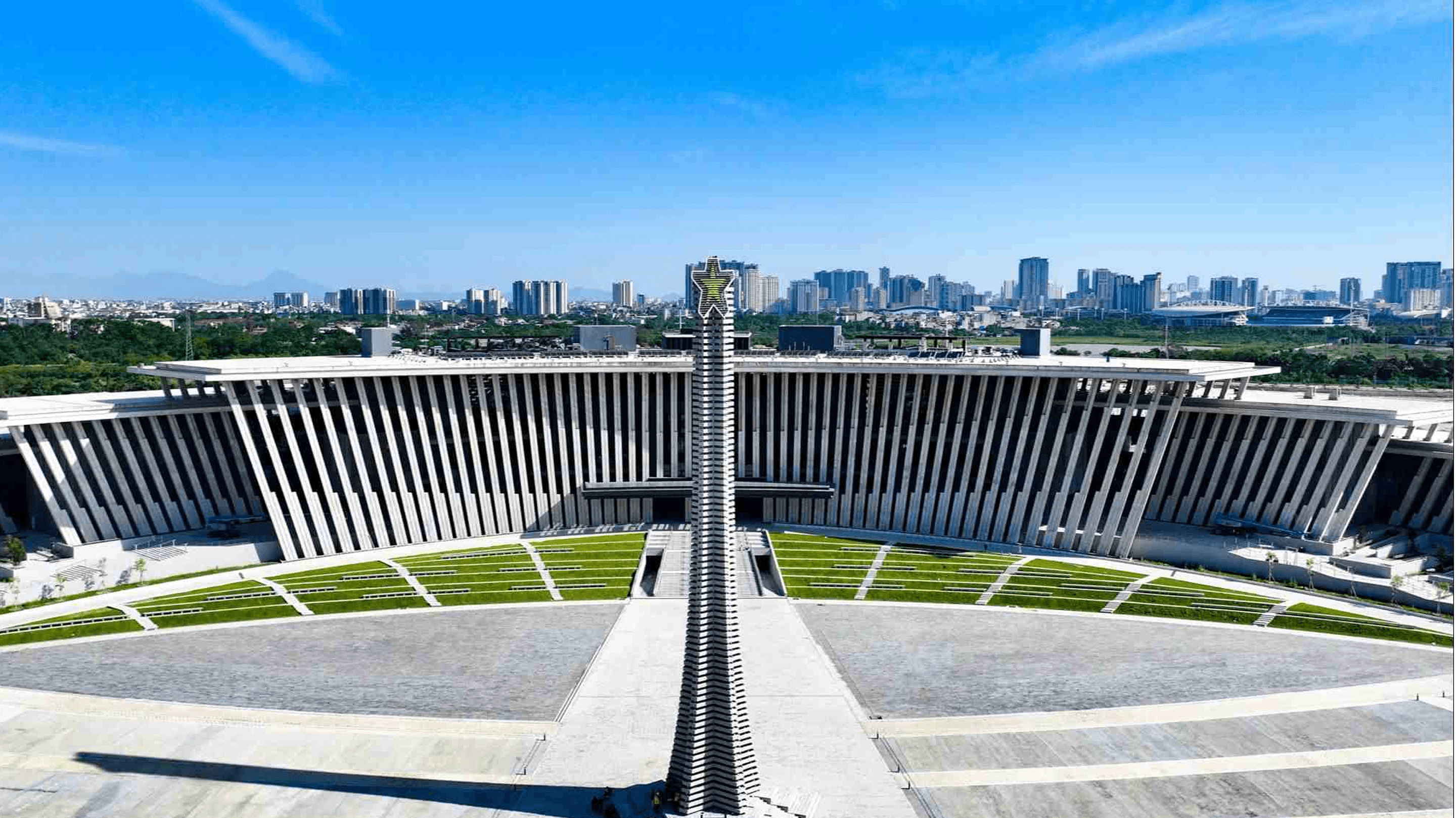 Bao Tang Lich Su Quan Su background